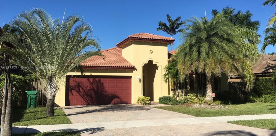 Casa en Miami, Florida 3 dormitorios, 174.47 m2 № 1897801