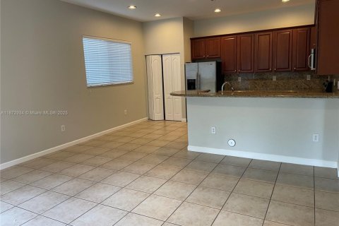 Casa en alquiler en Miami, Florida, 3 dormitorios, 174.47 m2 № 1897801 - foto 6