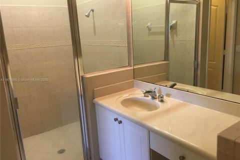 Casa en alquiler en Miami, Florida, 3 dormitorios, 174.47 m2 № 1897801 - foto 17