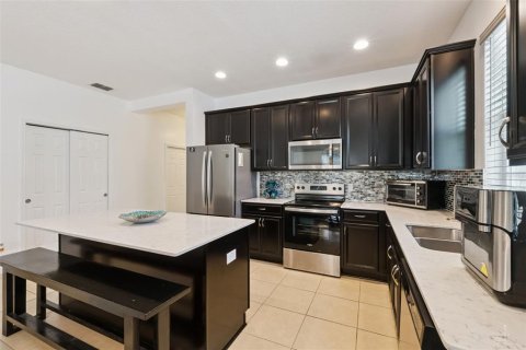 House in Kissimmee, Florida 3 bedrooms, 155.8 sq.m. № 2437793 - photo 8