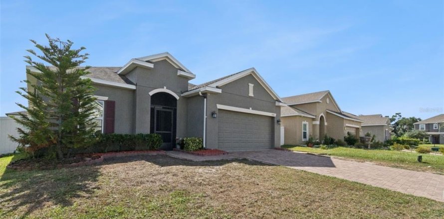 House in Kissimmee, Florida 3 bedrooms, 155.8 sq.m. № 2437793