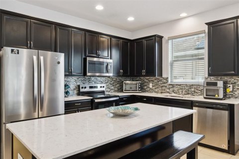 House in Kissimmee, Florida 3 bedrooms, 155.8 sq.m. № 2437793 - photo 6