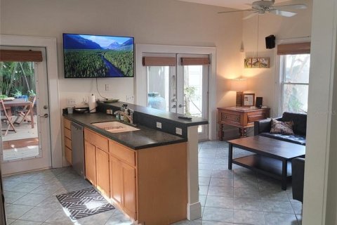 Casa en alquiler en Tampa, Florida, 2 dormitorios, 177.81 m2 № 2156728 - foto 8