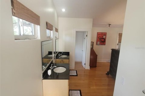 Casa en alquiler en Tampa, Florida, 2 dormitorios, 177.81 m2 № 2156728 - foto 25
