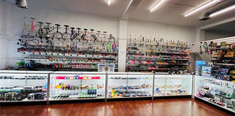 Immobilier commercial à Miami, Floride № 1987376