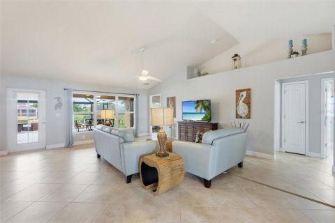 House in Rotonda, Florida 4 bedrooms, 200.67 sq.m. № 2099806 - photo 11