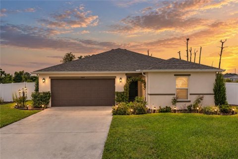 Villa ou maison à MATTIE POINTE à Auburndale, Floride 3 chambres, 142.79 m2 № 2400927