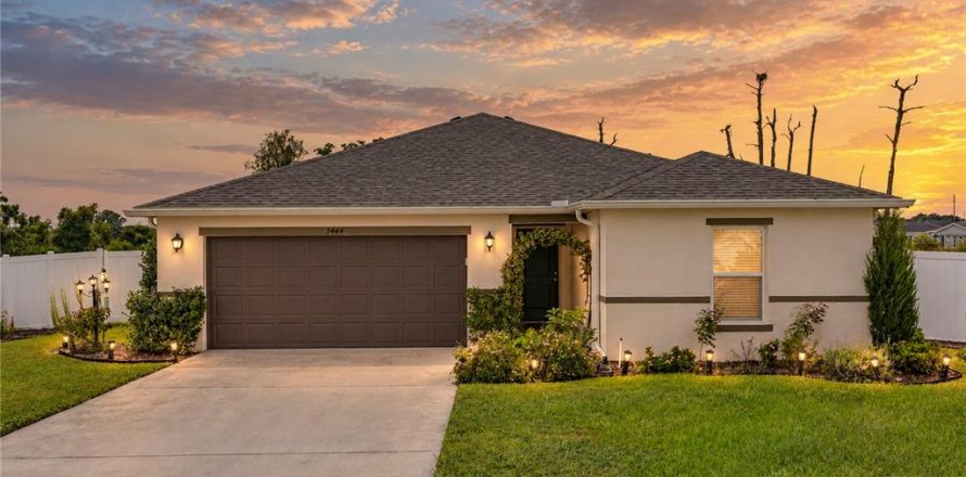 Villa ou maison à MATTIE POINTE à Auburndale, Floride 3 chambres, 142.79 m2 № 2400927