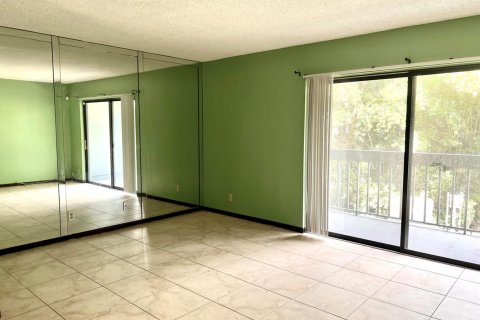 Condo in West Palm Beach, Florida, 1 bedroom  № 2169812 - photo 4
