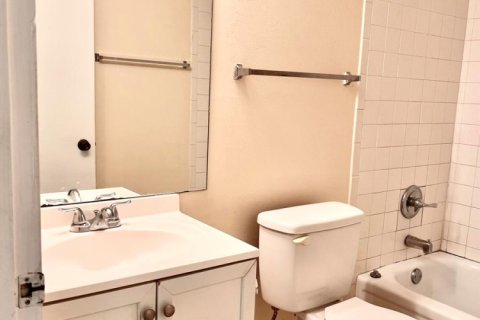 Condo in West Palm Beach, Florida, 1 bedroom  № 2169812 - photo 7