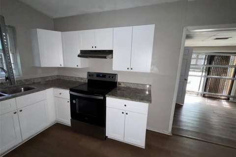 Casa en venta en Orlando, Florida, 4 dormitorios, 118.82 m2 № 2345090 - foto 2