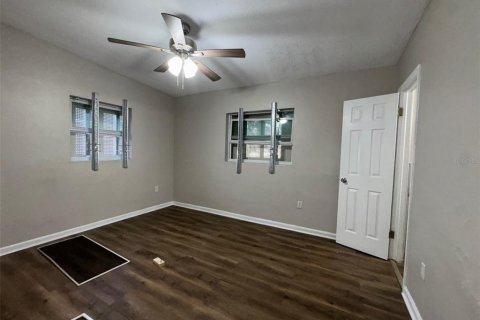 Casa en venta en Orlando, Florida, 4 dormitorios, 118.82 m2 № 2345090 - foto 5