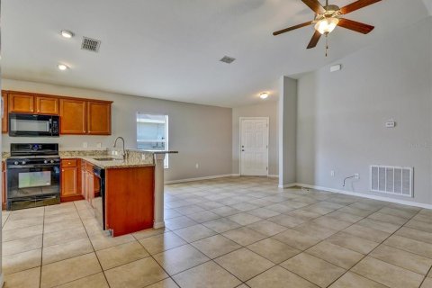Villa ou maison à louer à Winter Haven, Floride: 4 chambres, 148.64 m2 № 2306824 - photo 8