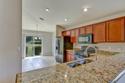 Villa ou maison à louer à Winter Haven, Floride: 4 chambres, 148.64 m2 № 2306824 - photo 9