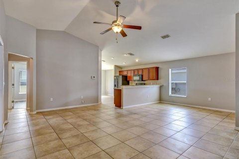 Villa ou maison à louer à Winter Haven, Floride: 4 chambres, 148.64 m2 № 2306824 - photo 7