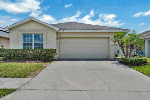 Villa ou maison à louer à Winter Haven, Floride: 4 chambres, 148.64 m2 № 2306824 - photo 2