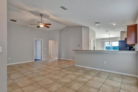 Villa ou maison à louer à Winter Haven, Floride: 4 chambres, 148.64 m2 № 2306824 - photo 5