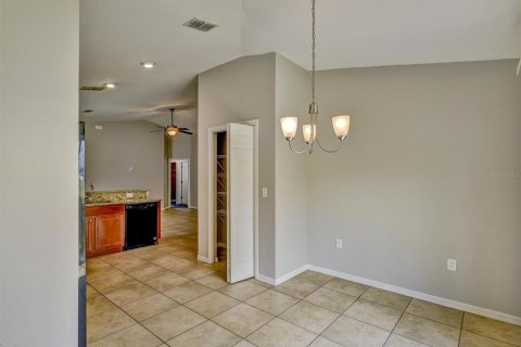 Villa ou maison à louer à Winter Haven, Floride: 4 chambres, 148.64 m2 № 2306824 - photo 10