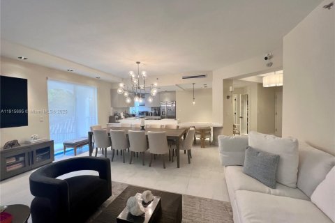 Condo in Aventura, Florida, 4 bedrooms  № 1971790 - photo 5