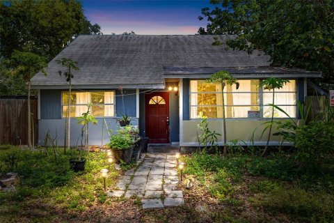 House in Clearwater, Florida 3 bedrooms, 99.31 sq.m. № 1614528 - photo 1