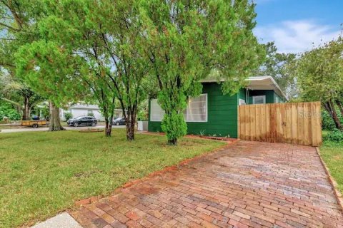 House in Gulfport, Florida 2 bedrooms, 85.28 sq.m. № 1866215 - photo 19