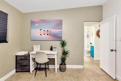 House in Gulfport, Florida 2 bedrooms, 85.28 sq.m. № 1866215 - photo 16