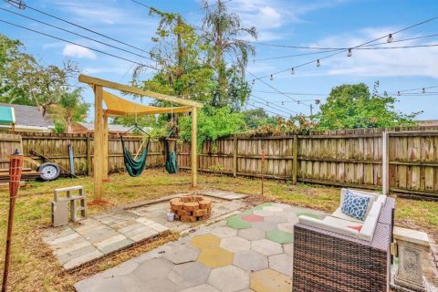 House in Gulfport, Florida 2 bedrooms, 85.28 sq.m. № 1866215 - photo 3