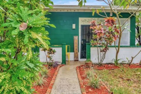 House in Gulfport, Florida 2 bedrooms, 85.28 sq.m. № 1866215 - photo 20