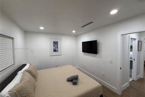 House in Miami, Florida 4 bedrooms № 1871442 - photo 24