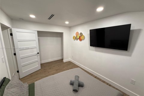 House in Miami, Florida 4 bedrooms № 1871442 - photo 27