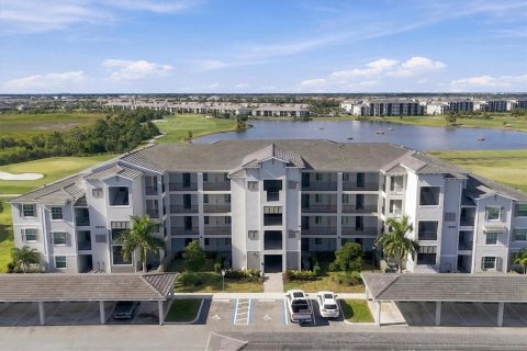 Condo in Venice, Florida, 2 bedrooms  № 2431617 - photo 2