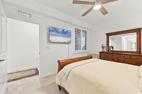 Condo in Venice, Florida, 2 bedrooms  № 2431617 - photo 19