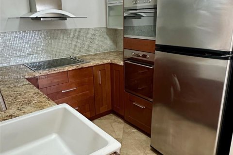 Купить таунхаус в Мирамар, Флорида 3 спальни, 134.71м2, № 1927624 - фото 6