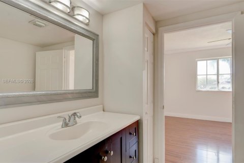 Adosado en venta en Miramar, Florida, 3 dormitorios, 134.71 m2 № 1927624 - foto 23