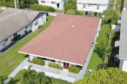 Купить коммерческую недвижимость в Норт-Майами-Бич, Флорида 177.81м2, № 1965493 - фото 4