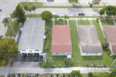 Купить коммерческую недвижимость в Норт-Майами-Бич, Флорида 177.81м2, № 1965493 - фото 29
