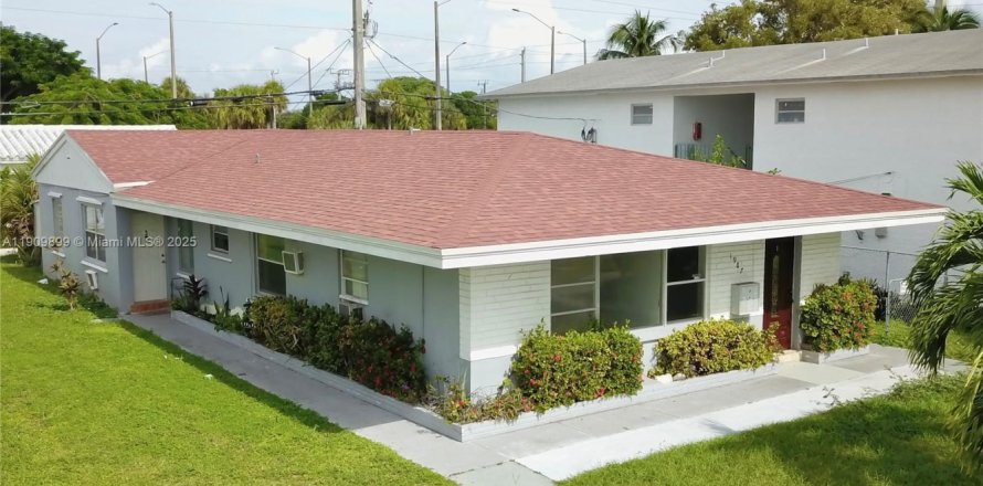 Коммерческая недвижимость в Норт-Майами-Бич, Флорида 177.81м2 № 1965493