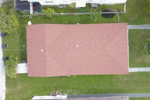 Купить коммерческую недвижимость в Норт-Майами-Бич, Флорида 177.81м2, № 1965493 - фото 5