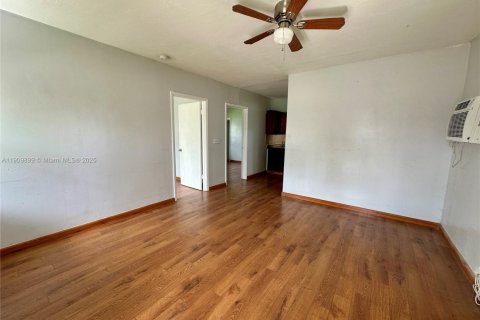 Купить коммерческую недвижимость в Норт-Майами-Бич, Флорида 177.81м2, № 1965493 - фото 6