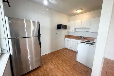 Купить коммерческую недвижимость в Норт-Майами-Бич, Флорида 177.81м2, № 1965493 - фото 20