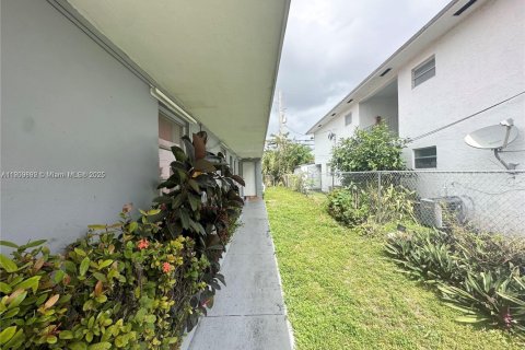 Купить коммерческую недвижимость в Норт-Майами-Бич, Флорида 177.81м2, № 1965493 - фото 17