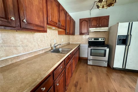 Купить коммерческую недвижимость в Норт-Майами-Бич, Флорида 177.81м2, № 1965493 - фото 8