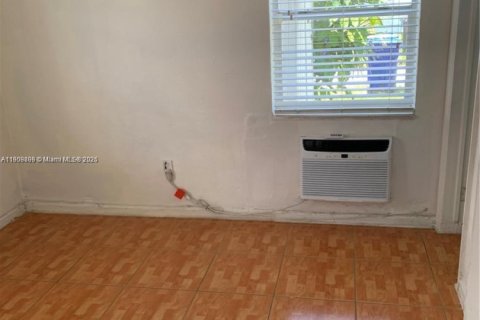 Купить коммерческую недвижимость в Норт-Майами-Бич, Флорида 177.81м2, № 1965493 - фото 26