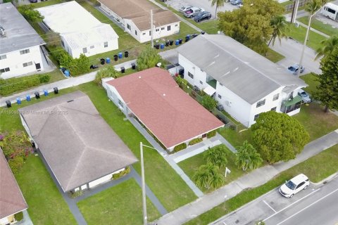 Купить коммерческую недвижимость в Норт-Майами-Бич, Флорида 177.81м2, № 1965493 - фото 27