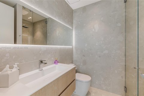 Villa ou maison à vendre à Miami, Floride: 4 chambres, 339.09 m2 № 2191377 - photo 17