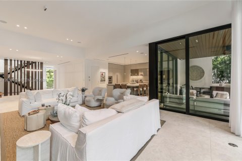 Villa ou maison à vendre à Miami, Floride: 4 chambres, 339.09 m2 № 2191377 - photo 7