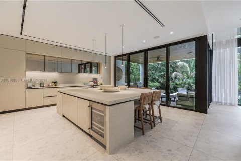 Villa ou maison à vendre à Miami, Floride: 4 chambres, 339.09 m2 № 2191377 - photo 4