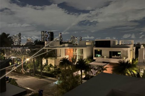 Villa ou maison à vendre à Miami, Floride: 4 chambres, 339.09 m2 № 2191377 - photo 20