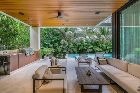 Villa ou maison à vendre à Miami, Floride: 4 chambres, 339.09 m2 № 2191377 - photo 2