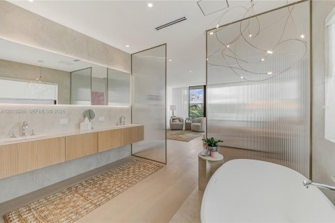 Villa ou maison à vendre à Miami, Floride: 4 chambres, 339.09 m2 № 2191377 - photo 12